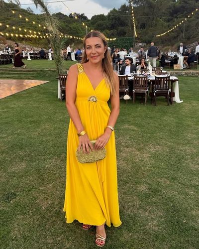Burcu Kara seksi ifşa fotoğrafı 4