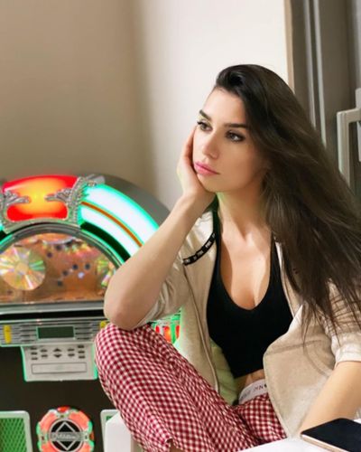 Burcu Kıratlı seksi ifşa fotoğrafı 126