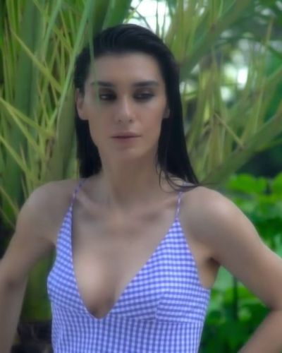Burcu Kıratlı seksi ifşa fotoğrafı 129
