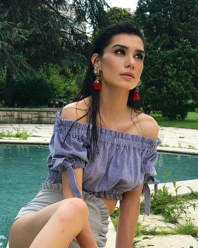 Burcu Kıratlı seksi ifşa fotoğrafı 136