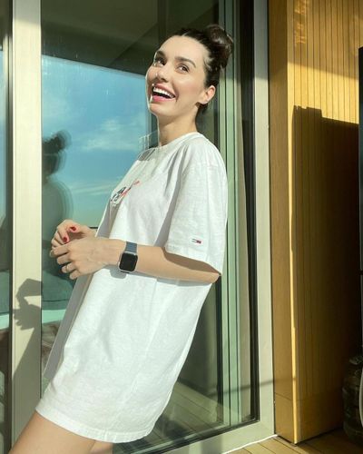 Burcu Kıratlı seksi ifşa fotoğrafı 29