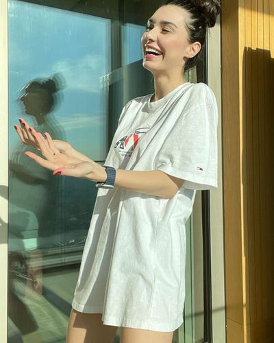 Burcu Kıratlı seksi ifşa fotoğrafı 31