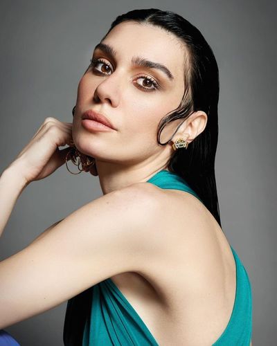 Burcu Kıratlı seksi ifşa fotoğrafı 40