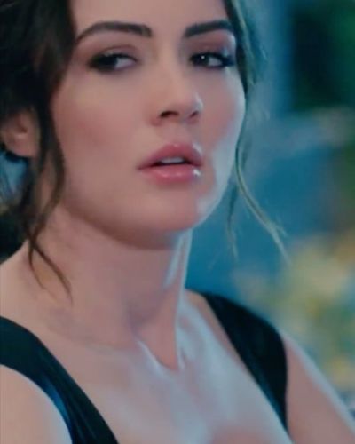Burcu Özberk seksi ifşa fotoğrafı 92974