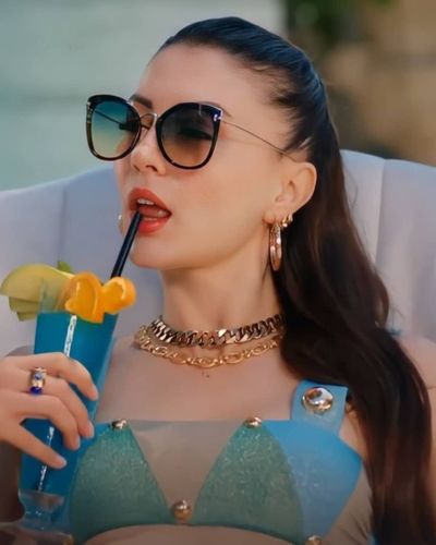 Burcu Özberk seksi ifşa fotoğrafı 92898