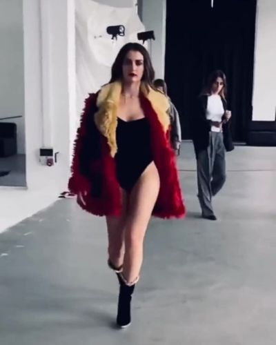 Burcu Özberk seksi ifşa fotoğrafı 92897