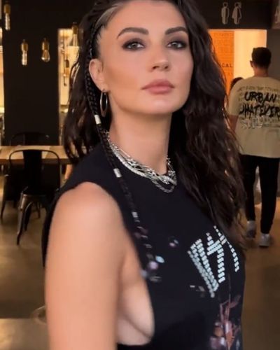 Burcu Özberk seksi ifşa fotoğrafı 92740