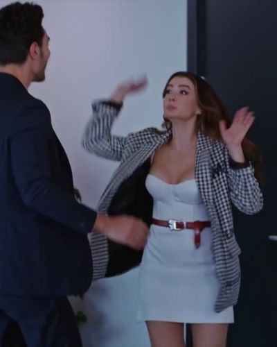 Burcu Özberk seksi ifşa fotoğrafı 92712