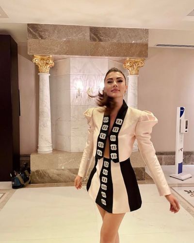 Burcu Özberk seksi ifşa fotoğrafı 92686