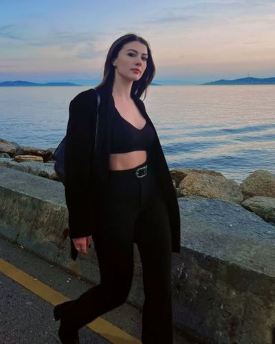 Burcu Özberk seksi ifşa fotoğrafı 92652