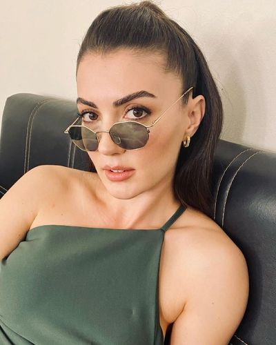Burcu Özberk seksi ifşa fotoğrafı 92529