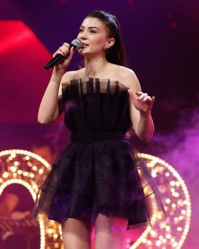 Burcu Özberk seksi ifşa fotoğrafı 92491