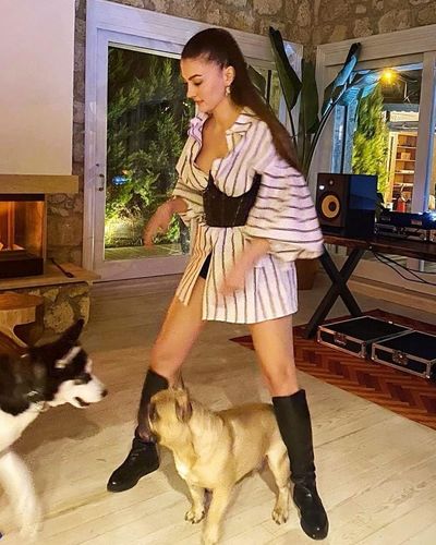 Burcu Özberk seksi ifşa fotoğrafı 92484