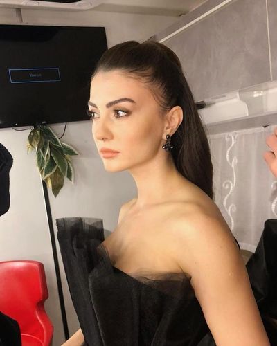 Burcu Özberk seksi ifşa fotoğrafı 92482
