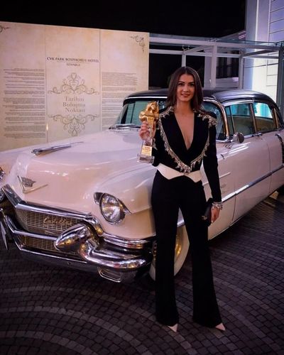 Burcu Özberk seksi ifşa fotoğrafı 92402