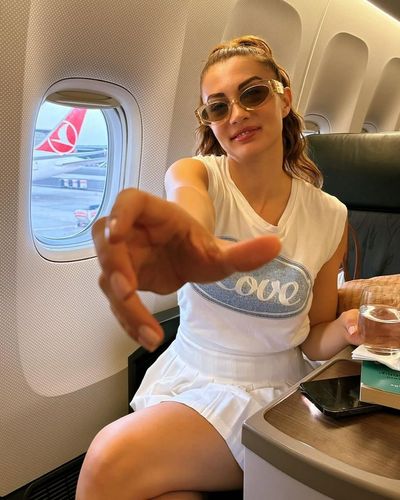 Burcu Özberk seksi ifşa fotoğrafı 1748