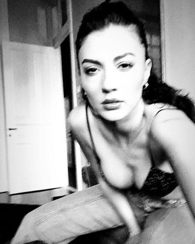 Burcu Özberk seksi ifşa fotoğrafı 1805