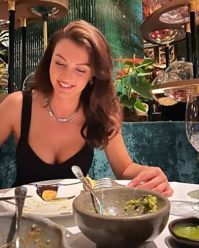 Burcu Özberk seksi ifşa fotoğrafı 1810