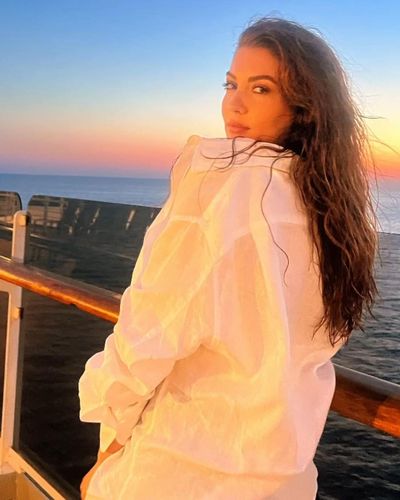 Burcu Özberk seksi ifşa fotoğrafı 1834
