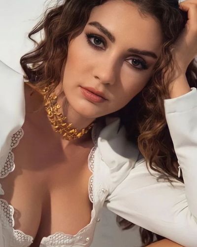 Burcu Özberk seksi ifşa fotoğrafı 1906