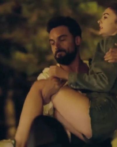 Burcu Özberk seksi ifşa fotoğrafı 1911