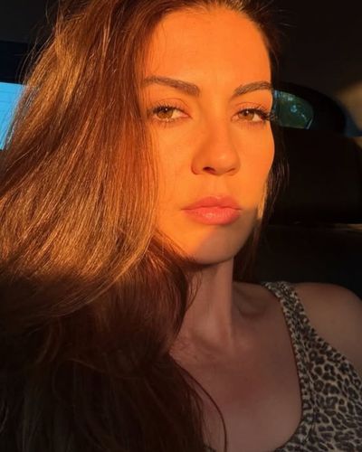 Burcu Özberk seksi ifşa fotoğrafı 9605