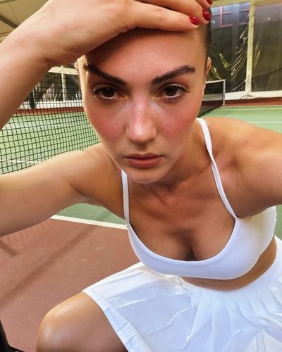 Burcu Özberk seksi ifşa fotoğrafı 9596