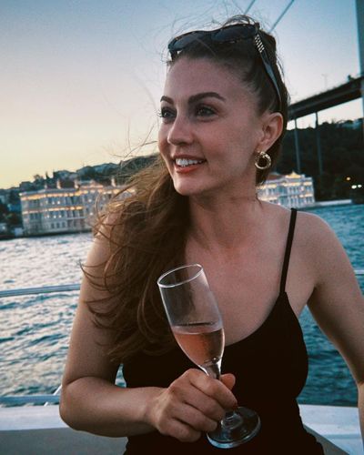 Burcu Özberk seksi ifşa fotoğrafı 2027