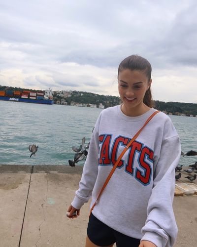 Burcu Özberk seksi ifşa fotoğrafı 257