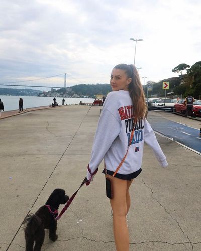 Burcu Özberk seksi ifşa fotoğrafı 187
