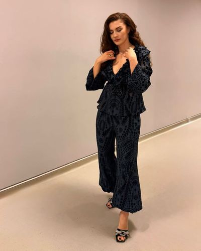 Burcu Özberk seksi ifşa fotoğrafı 4