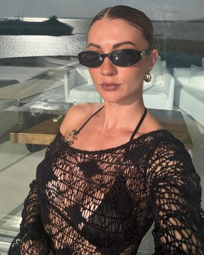 Burcu Özberk seksi ifşa fotoğrafı 93682