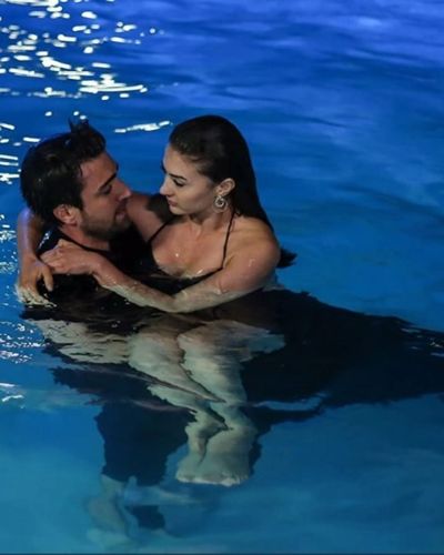 Burcu Özberk seksi ifşa fotoğrafı 93681
