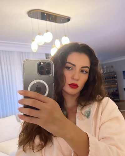 Burcu Özberk seksi ifşa fotoğrafı 93571