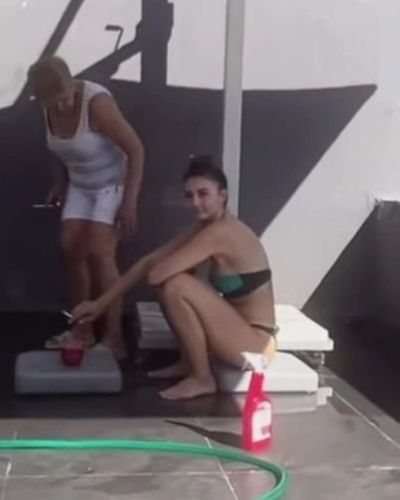 Burcu Özberk seksi ifşa fotoğrafı 93556