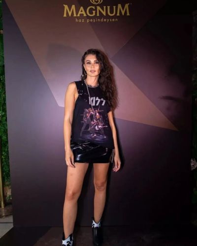 Burcu Özberk seksi ifşa fotoğrafı 93542