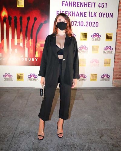 Burcu Özberk seksi ifşa fotoğrafı 93516