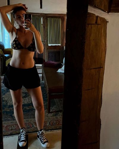Burcu Özberk seksi ifşa fotoğrafı 93480