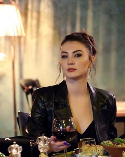 Burcu Özberk seksi ifşa fotoğrafı 93378