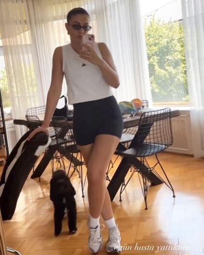 Burcu Özberk seksi ifşa fotoğrafı 93286
