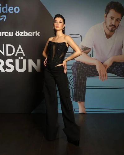 Burcu Özberk seksi ifşa fotoğrafı 93283