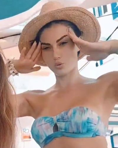 Burcu Özberk seksi ifşa fotoğrafı 93095