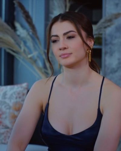 Burcu Özberk seksi ifşa fotoğrafı 93065