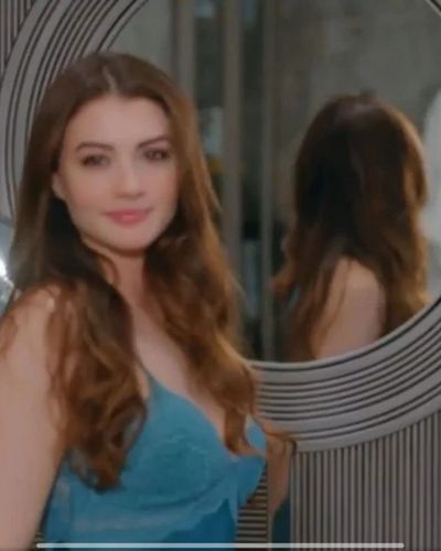 Burcu Özberk seksi ifşa fotoğrafı 93007