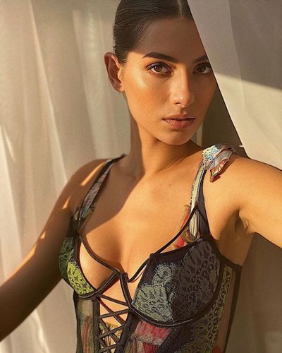Buse İskenderoğlu seksi ifşa fotoğrafı 21