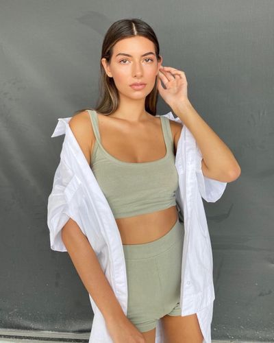 Buse İskenderoğlu seksi ifşa fotoğrafı 26