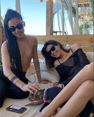 Buse İskenderoğlu seksi ifşa fotoğrafı 5 — Buse İskenderoğlu In Italy (2022)