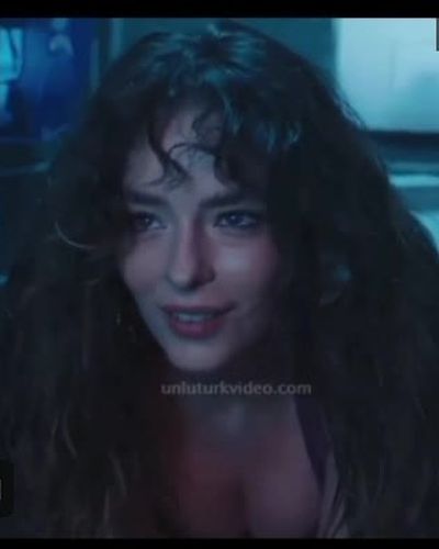 Buse Meral seksi ifşa fotoğrafı 3 — Cadı (2024)