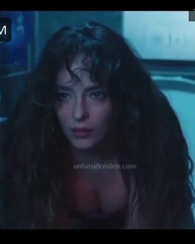 Buse Meral seksi ifşa fotoğrafı 4 — Cadı (2024)