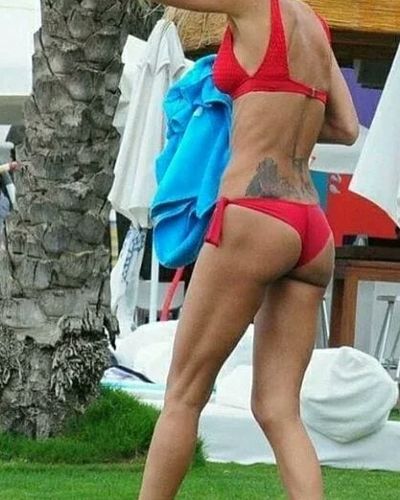 Çağla Şikel seksi ifşa fotoğrafı 125
